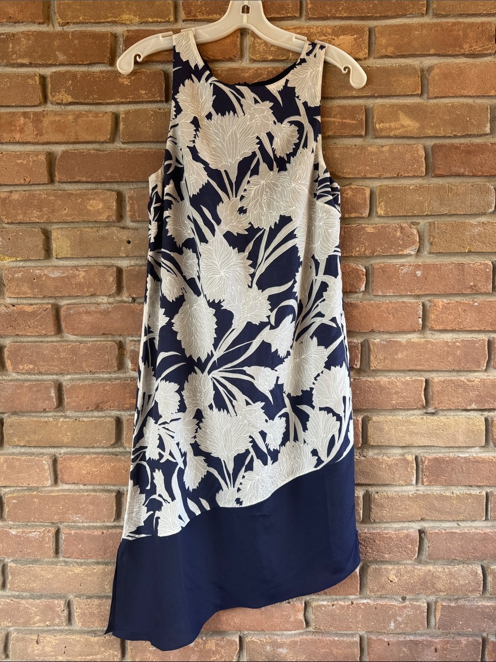 Club Monaco Navy and White Floral Sleeveless Shift Dress